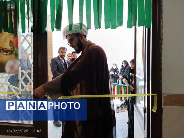 بازدید مسئول اتحادیه انجمن اسلامی یزد از دبیرستان دخترانه شهید زینلی بهاباد