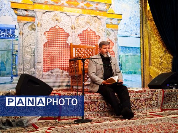 شب اول محرم، دانش‌آموزان کاشمری در هیئت انصار المهدی پرچم عشق برافراشتند