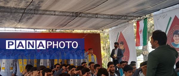 برگزاری مراسم سالروز شهادت شهید حسین فهمیده و آغاز هفته نوجوان و بسیج دانشآموزی در گلزار شهدای تهران