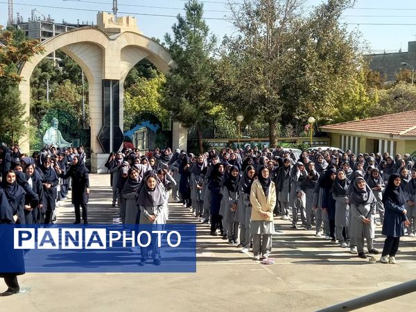 اولین روز مهر در دبیرستان آرمینه مصلی نژاد ناحیه ۶ مشهد 