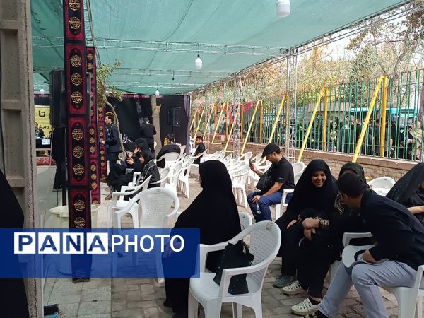 موکب «هم‌قدم تا حرم»؛ میعادگاه خادمان دانش‌آموز