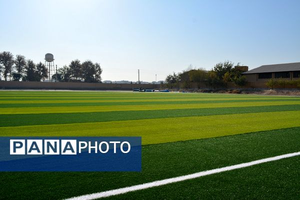 بازدید مدیران‌کل آموزش و پرورش و سازمان نوسازی مدارس استان تهران از زمین چمن روستای اورین