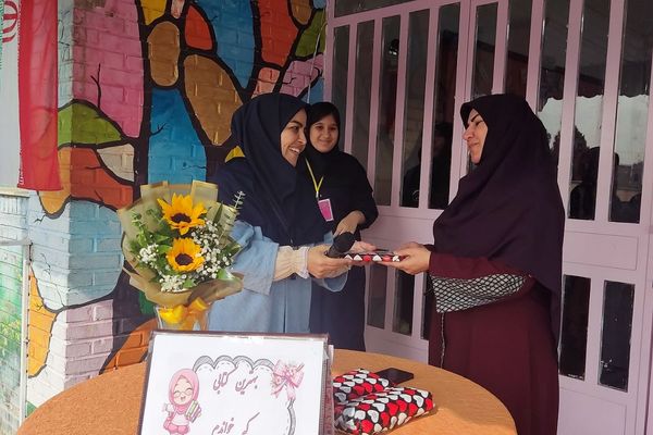 هفته کتابخوانی، با دوستان اهل کتاب در دبیرستان مهدیه