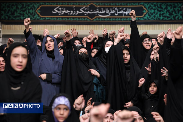 مراسم عزاداری شب شهادت حضرت فاطمةالزهرا سلام‌الله‌علیها در حسینیه امام خمینی(ره)