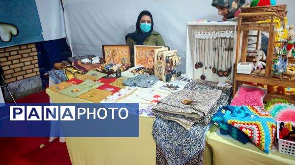 نمایشگاه خدمت 46 به مناسبت هفتهٔ بسیج در نیشابور 