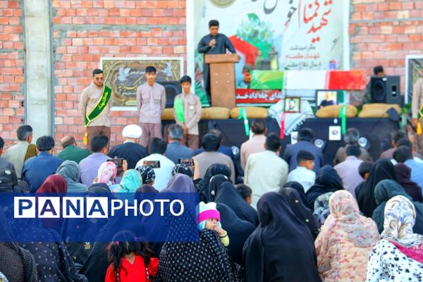 تشییع پیکر شهید گمنام در قلعه‌گنج همراه با حضور گسترده مردم