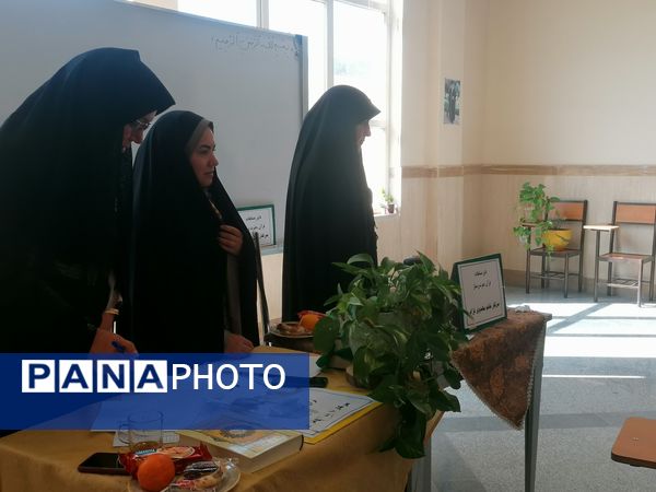 بازدید امام جمعه کاشمر از مسابقات قرآن، عترت و نماز ویژه دختران شهرستان کاشمر 