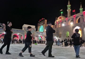 برگزاری مراسم باشکوه عزاداری شب اربعین حسینی در مشهداردهال کاشان

