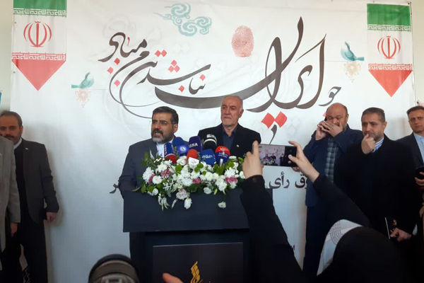 حضور استاندار تهران در شعب اخذ رای انتخابات 1402