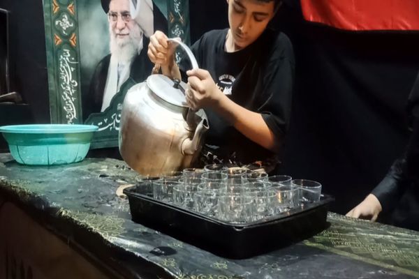 پناه در سایه‌ خیمه‌ها روایتی از حضور مردم در دهه دوم محرم