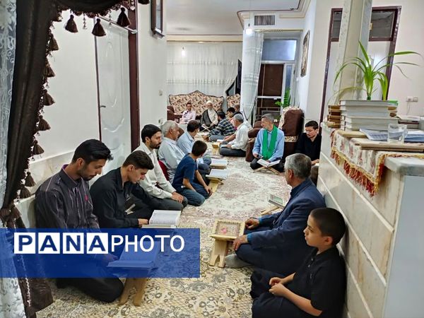 محفل قرآنی چهل شب با چهل شهید در بیت معظم شهدا شهرستان کاشمر 