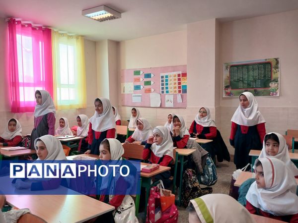 برگزاری مراسم تجلیل از دانش‌آموزان ممتاز حوزه نماز و قرآن در طرح بازدید از کارنامه نماز