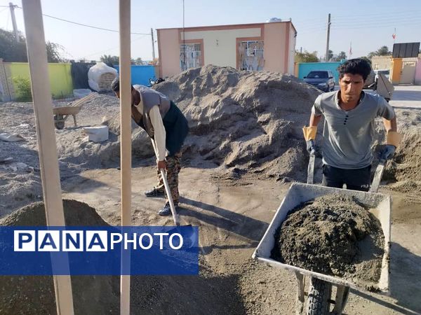 دیوار چینی حیاط مدرسه شهید رونما، هدیه گروه جهادی شهدای گمنام جغین 