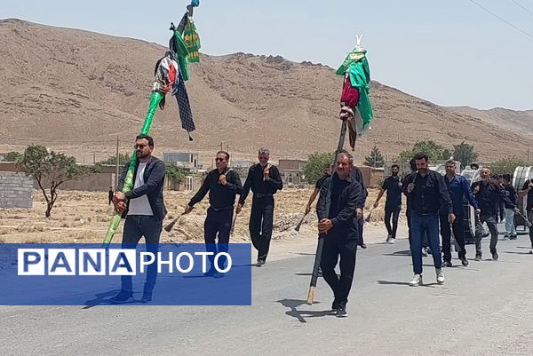 مراسم عزاداری و زنجیرزنی روز عاشورا در روستای جعفرآباد بوانات