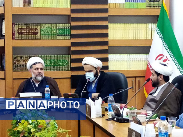دیدار معاون پرورشی و فرهنگی وزارت آموزش و پرورش با مدیران مراکز علمی، پژوهشی حوزوی در قم
