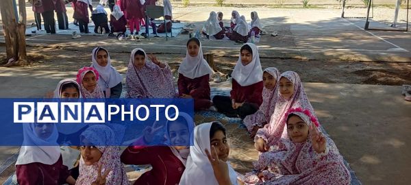 فرهنگ و شادی در جشن یلدای دانش‌آموزان دبستان مولوی فین