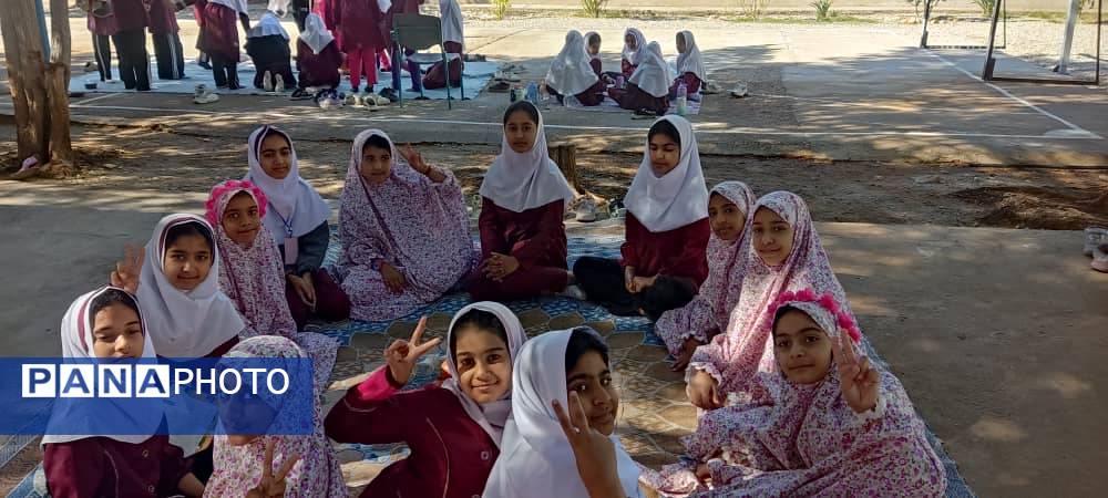 فرهنگ و شادی در جشن یلدای دانش‌آموزان دبستان مولوی فین