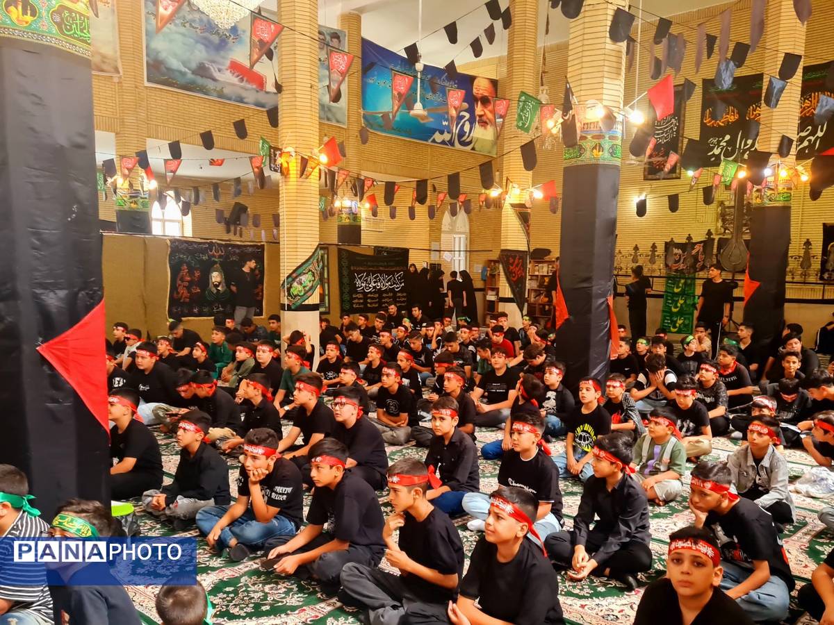 تجدید بیعت دانش‌آموزان ابهری با آرمان‌های عاشورا در سوگواره «احلی من العسل»