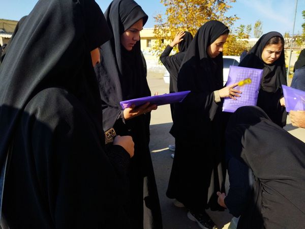 اعزام ۷۴ دانش‌آموز دختر از شهرستان به مناطق جنوب