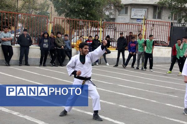 آغاز مسابقات ورزشی درون مدرسه‌ای میرزا حسن رشدیه