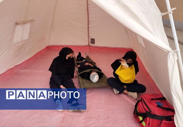 اجرای مانور زلزله در هنرستان شهید شهیدی خلیل آباد 