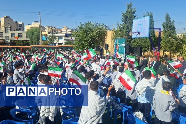 مهر با مقاومت همگام در دبیرستان هیأت امنایی رازی ناحیه چهار شیراز 