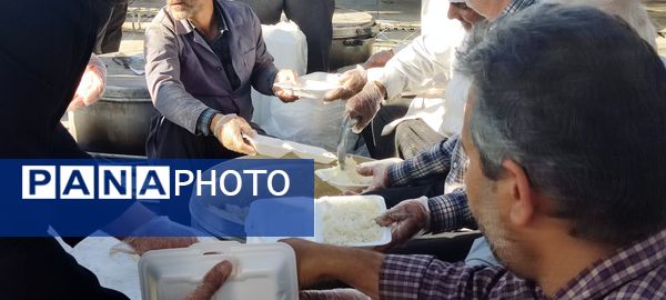 توزیع غذای گرم به‌مناسبت عید سعید غدیر خم در بجنورد