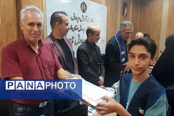نشست صمیمی مدیر و معاون پرورشی ناحیه 4 شیراز با مربیان، پیشتازان و خبرنگاران پانا