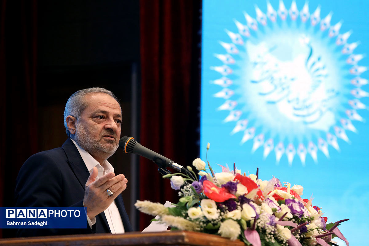 «پروژه مهر» معیار سنجش توانایی و مدیریت مدیران آموزش‌وپرورش است/ جانشین‌پروری کنیم/ ضرورت تقویت انجمن اولیا و مربیان و تکریم معلمان، خانواده شهدا و خیرین