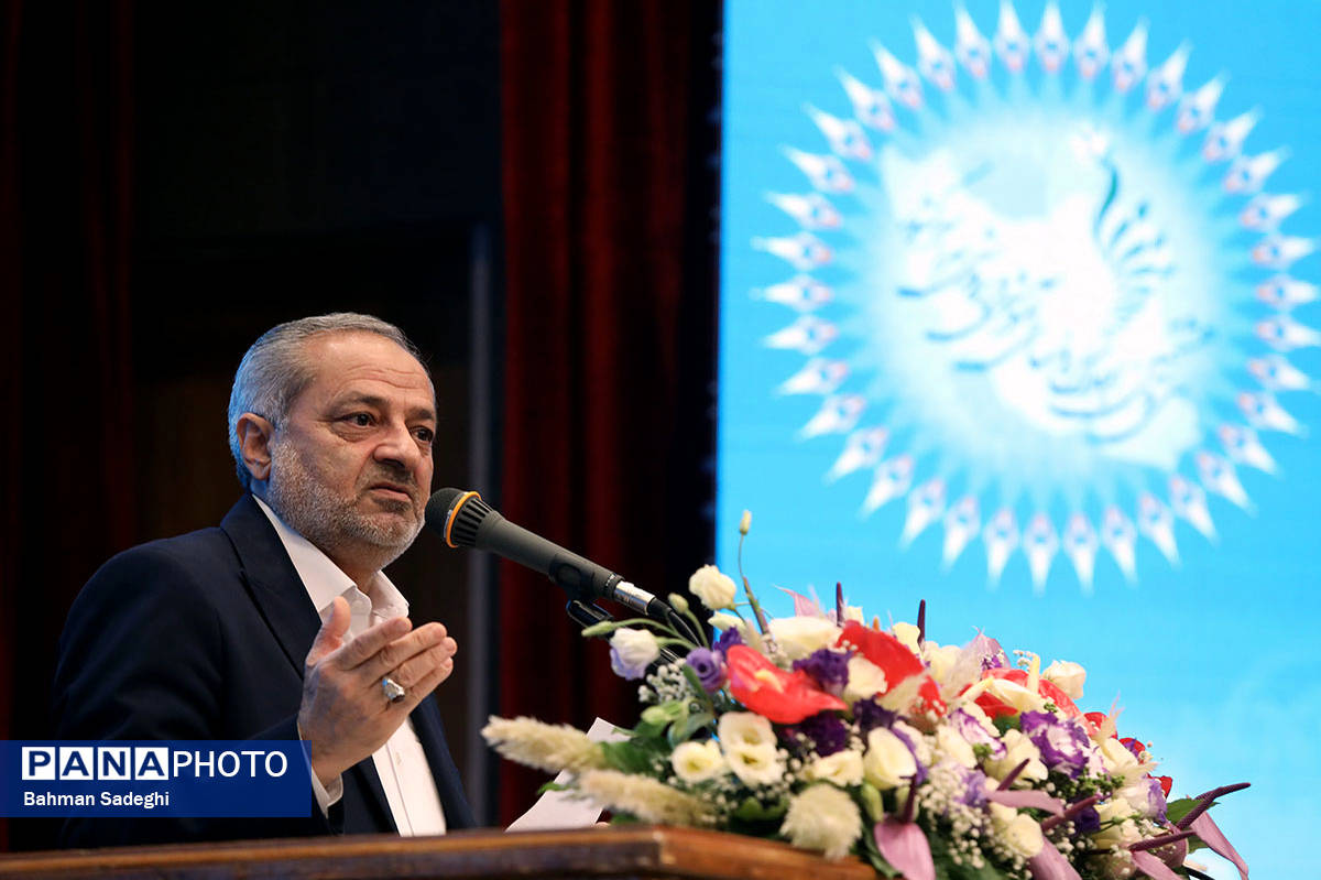 «پروژه مهر» معیار سنجش توانایی و مدیریت مدیران آموزش‌وپرورش است/ جانشین‌پروری کنیم/ ضرورت تقویت انجمن اولیا و مربیان و تکریم معلمان، خانواده شهدا و خیرین