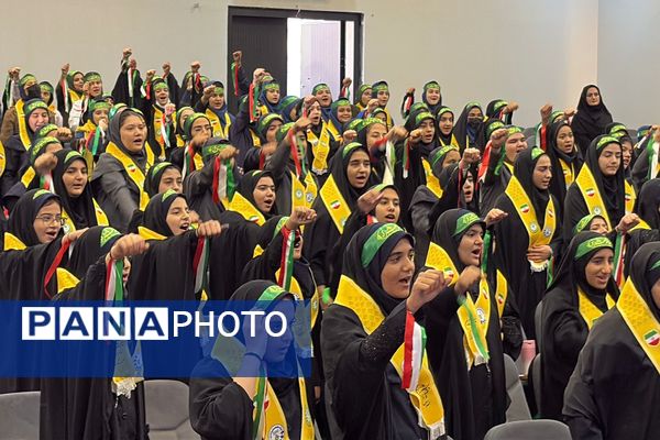 برگزاری آیین وطن‌یار سازمان دانش‌آموزی اسلامشهر باحضور مسئولان و پیشتازان