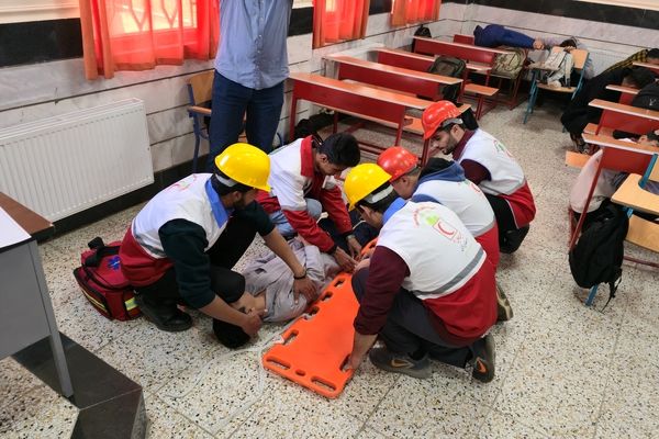 بیست‌وهفتمین مانور زلزله و ایمنی در مدارس شهرستان محلات 