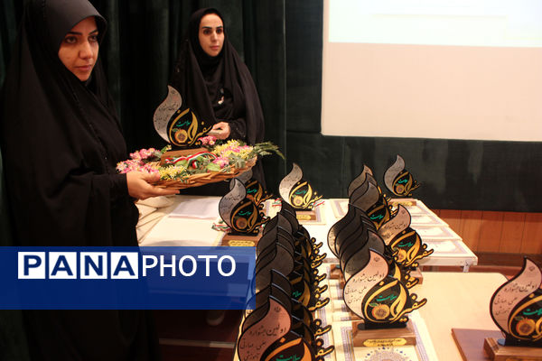 آیین تقدیر از برگزیدگان جشنواره سفیران سلامت استان قم
