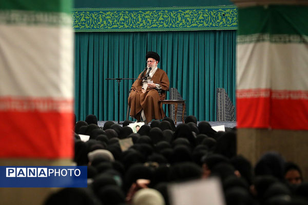 دیدار جمعی از خانواده‌های شهدای امنیت با رهبر معظم انقلاب