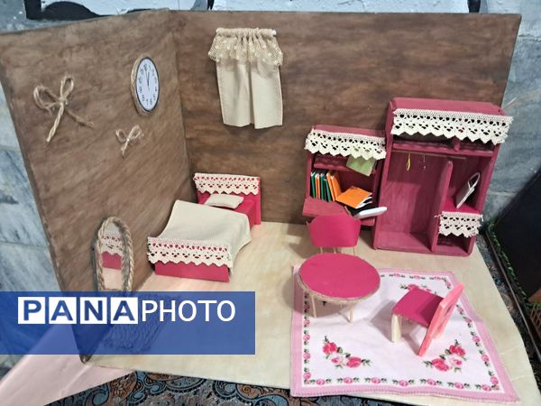 نمایشگاه هنری مدرسه انیس خوش قدم 