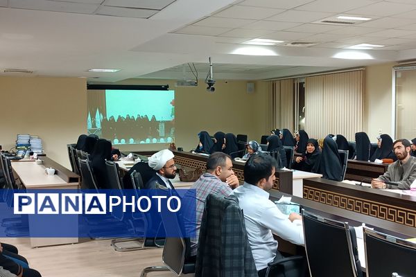 نشست رئیس انجمن اسلامی کل کشور با مسئولان انجمن‌های اسلامی استان کرمانشاه 