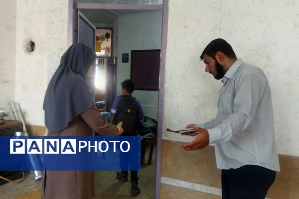 بازدید گروه جهادی از مدارس کم برخوردار ناحیه ۴ شیراز در جهت تحقق عدالت آموزشی 