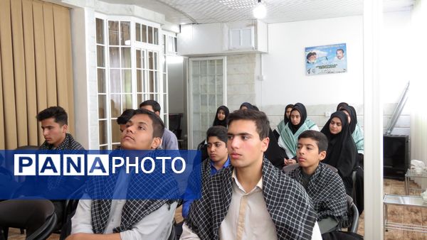 دیدار فرمانده واحدهای آموزشگاه‌های شهرستان خلیل‌آباد با امام جمعه