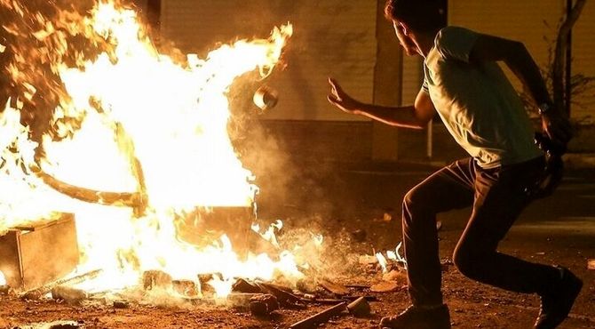 هشدار در مورد انتشار گازهای سمی مواد محترقه در چهارشنبه آخرسال