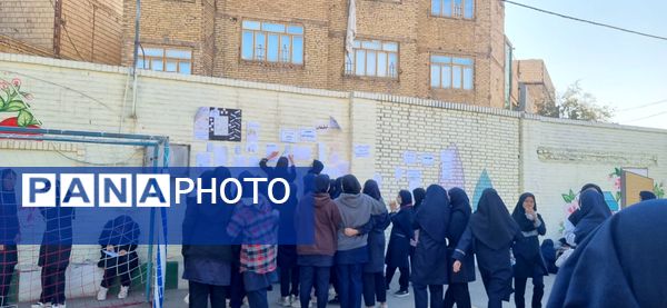 انتخابات شورای دانش آموزی در دبیرستان نرجس 