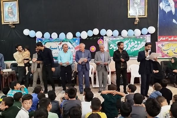 جشن بزرگداشت مقام معلم توسط دانش آموزان دبستان شهید پسندیده