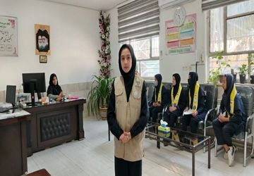 اولین جلسه شورای دانش آموزی در دبیرستان شهید مجید دهنوی  نیشابور