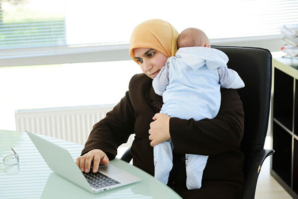 ضرورت نظارت جدی بر اجرای مصوبه دورکاری مادران شاغل دارای فرزند زیر ۶ سال در ایام آلودگی هوا