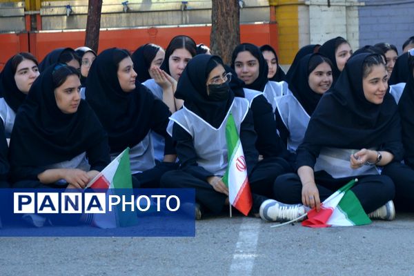 از حرکات رزمی دانش‌آموزان تا طناب‌کشی معلمان، المپیاد ورزشی مدرسه حکمت بهارستان‌دو