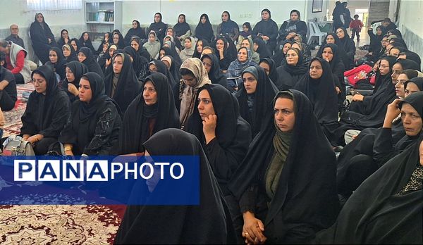 جلسه هدایت تحصیلی با والدین در دبیرستان فیاض 