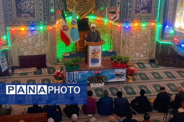 نماز عبادی جمعه این هفته با حضور پرشور مردم مؤمن و ولایت‌مدار ورامین 
