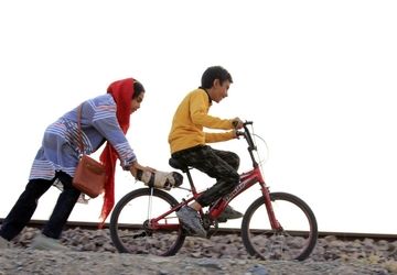 دست پر تهیه‌کنندگان «ایار» از لندن