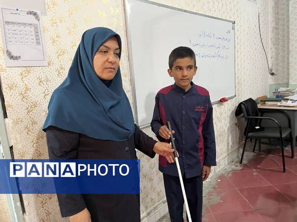 گرامیداشت روز جهانی نابینایان در آموزشگاه شهید محمد منتظر قائم خاتم