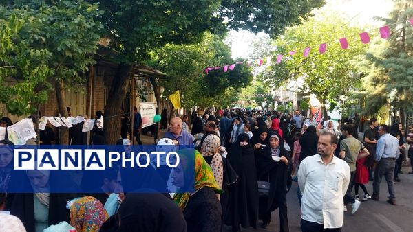 جشن وحدت و ولایت با حضور پرشور دانش‌آموزان اسکو