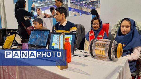 غرفه رباتیک و هوش مصنوعی ناحیه ۶ 